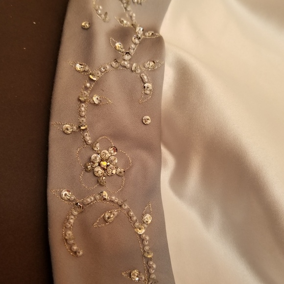 Alfred Angelo Women's Platinum Wedding Dress R1748 - Picture 4 of 8